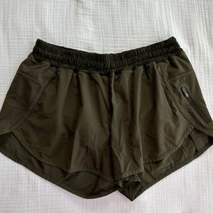 Lululemon tracker shorts